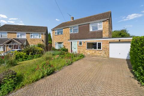 5 bed property, in Wellhouse Way, £850,000