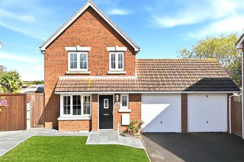 3 bed property, in Havengore Close, £410,000