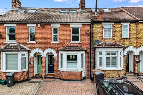 4 bed property, in Main Road, £440,000