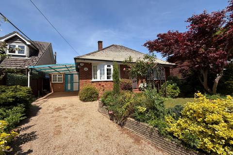 3 bed property, in Nash Road, £429,950