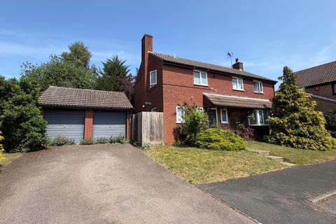 4 bed property, in Bracecamp Close, £375,000
