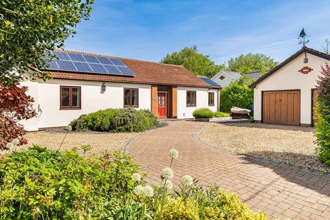 4 bed property, in Abbey Road, £900,000