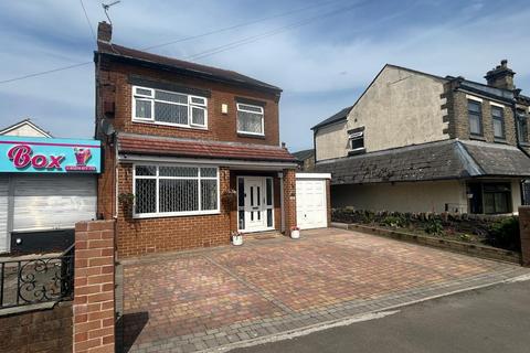 3 bed property, in Abb Scott Lane, £360,000
