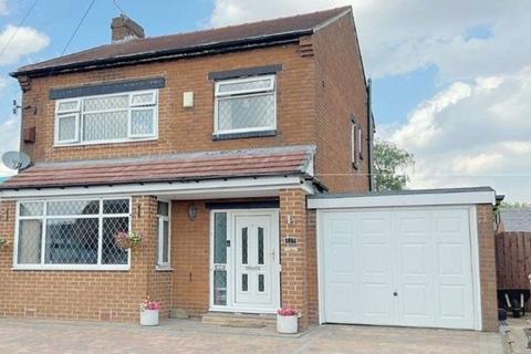 3 bed property, in Abb Scott Lane, £349,995