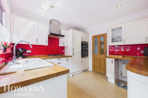 3 bed property, in Harrington Avenue, £330,000