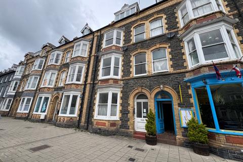 7 bed property, in 34 North Parade, £399,000