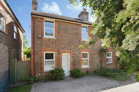 2 bed property, in Shipbourne Road, £300,000