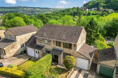 3 bed property, in Fullwood Drive, £235,000