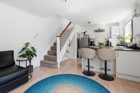 1 bed property, in Chestfield, £210,000
