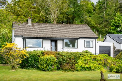 3 bed property, in 75 Shore Road, £290,000