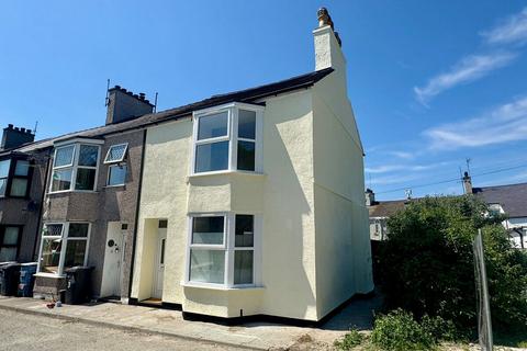 2 bed property, in Garden Place, £135,000
