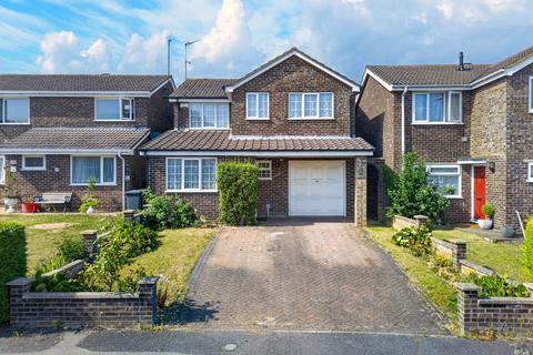 4 bed property, in Tewkesbury Close, £300,000