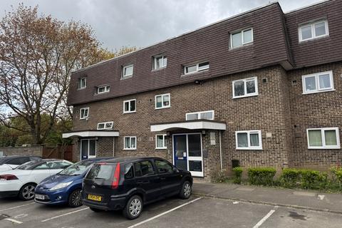 Land, in 480 BATH ROAD, £85,000
