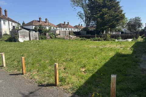 Land, in HARLINGTON UB3, £180,000