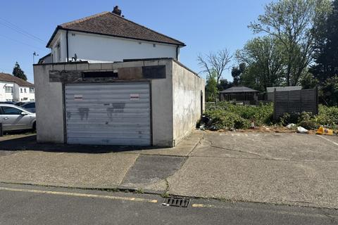 Land, in HARLINGTON UB3, £45,000