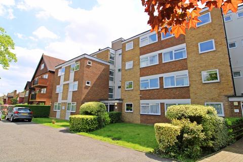 2 bed property, in Court Downs Road, £460,000