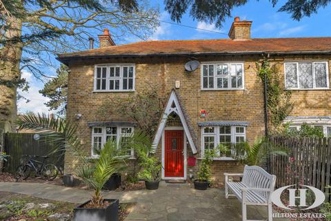 3 bed property, in Denham Road, £1,200,000