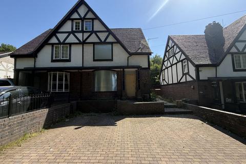 3 bed property, in Bigbury Lane, £200,000