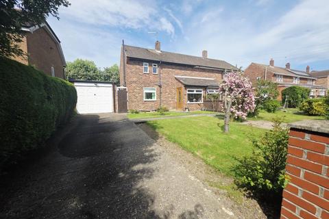 2 bed property, in Marquis Close, £170,000