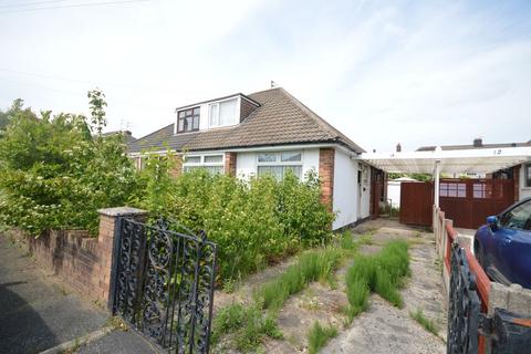 2 bed property, in Heathview Close, £130,000