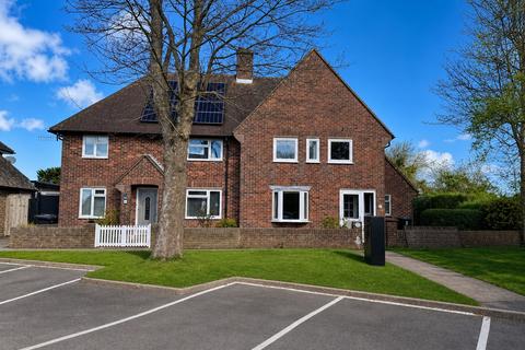 3 bed property, in Richmond Road, £360,000
