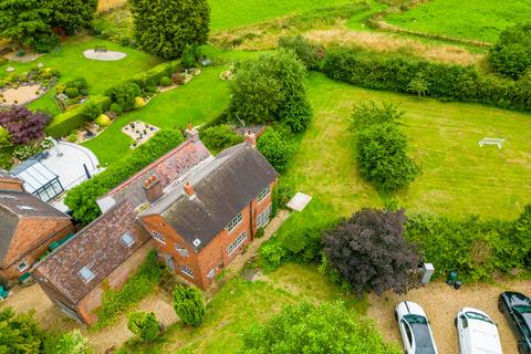 4 bed property, in Bromsgrove Road, £895,000