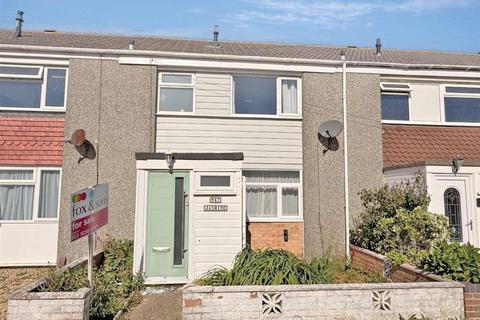 3 bed property, in Elmore Road, £180,000
