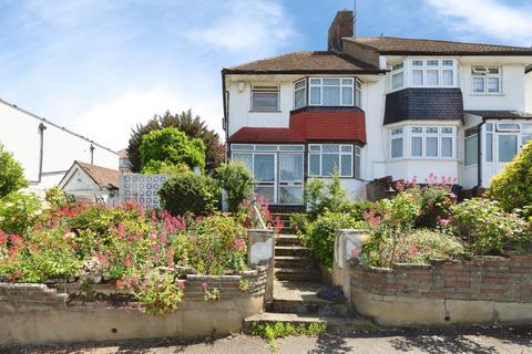3 bed property, in Lansdowne Road, £625,000