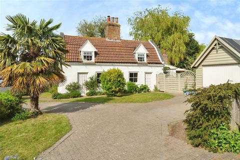 2 bed property, in New Street, £325,000