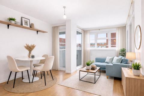 1 bed property, in Weymouth Terrace, £275,000