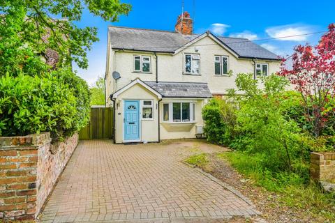 3 bed property, in Felsted, £425,000
