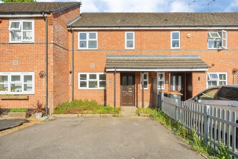 3 bed property, in Stephenson Close, £270,000