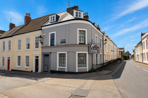 3 bed property, in Sadler Street, £425,000