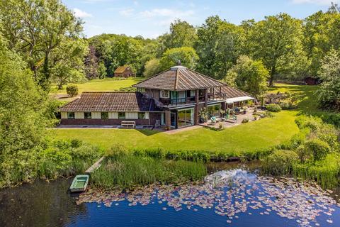 5 bed property, in Heath Lane, £1,850,000