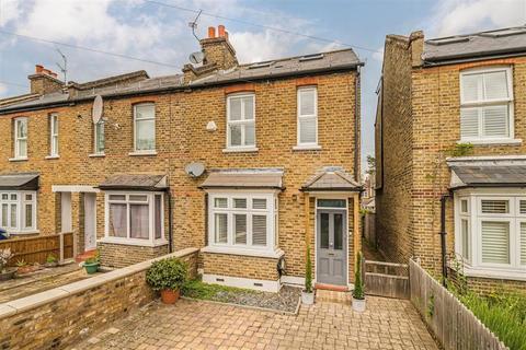 4 bed property, in Munster Road, £1,095,000