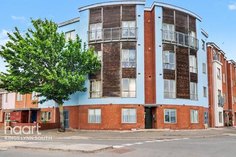 2 bed property, in Morston Drift, £115,000