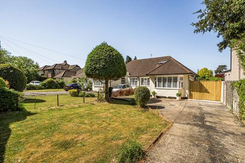 2 bed property, in Buxton Lane, £475,000