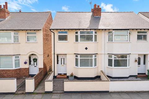 3 bed property, in Hadfield Avenue, £260,000