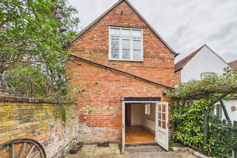 3 bed property, in North Street, £440,000