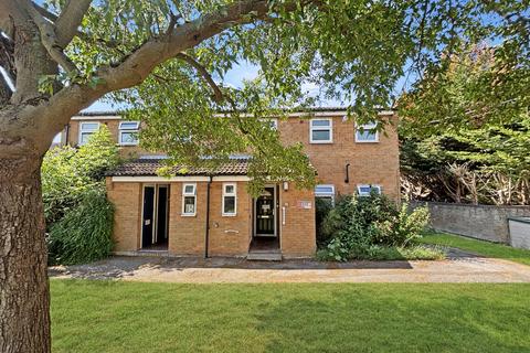 1 bed property, in Gunhild Court, £220,000