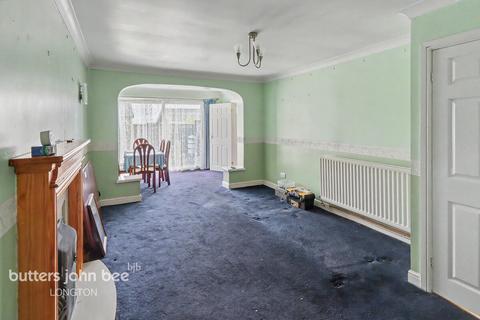 2 bed property, in Bambury Street, £150,000