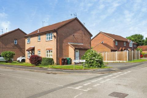 1 bed property, in Dean Close, £110,000