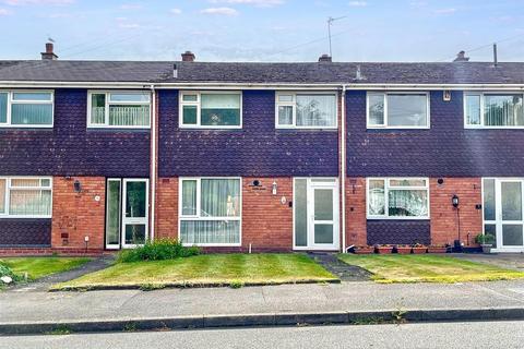 3 bed property, in Avalon Close, £220,000