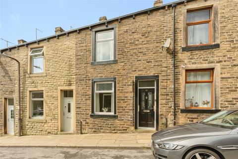 2 bed property, in Clarence Street, £90,000