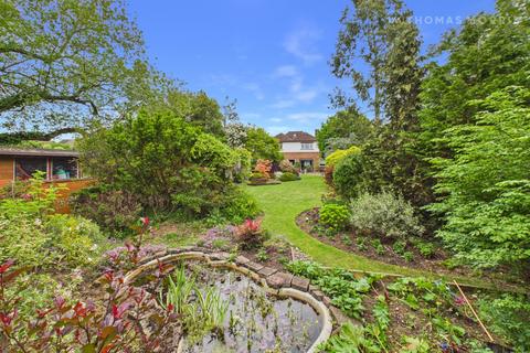 4 bed property, in Highfield, £825,000