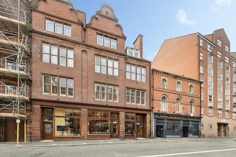 2 bed property, in Westgate Road, £155,000