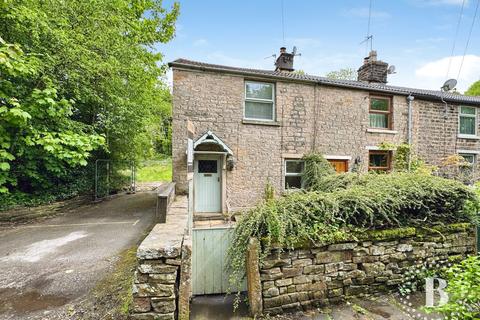 2 bed property, in Clough Street, £115,000