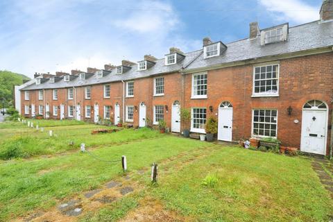 2 bed property, in Military Road, £310,000