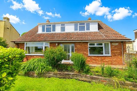 4 bed property, in Kingsway, £425,000