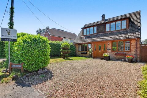 3 bed property, in Manor Road, £650,000
